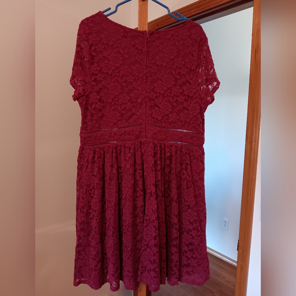 TORRID SIZE 16 MIDI DRESS